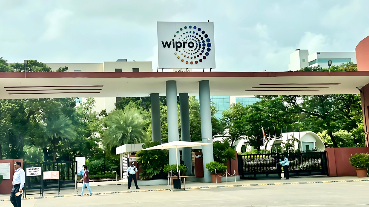 Wipro Hiring Associate Analyst