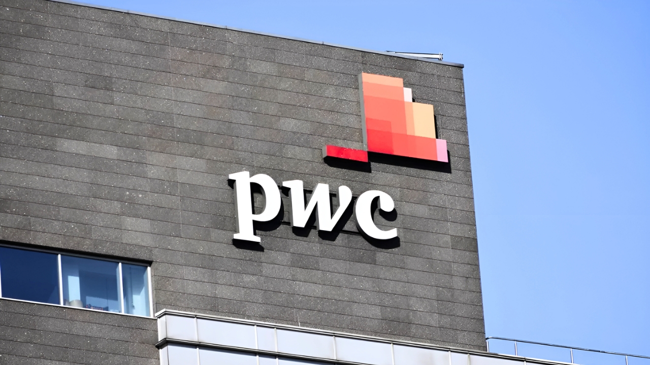 PwC Hiring Business Analyst